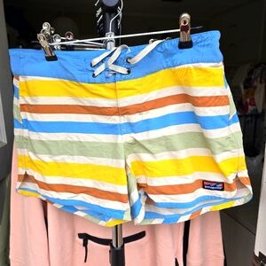 Patagonia Women's Wavefarer Board Short Sz 6